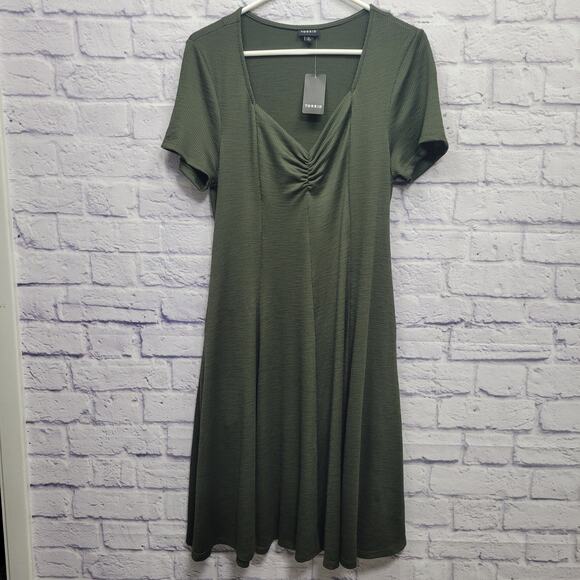 NWT Torrid Fluted Skater Dress Size L Olive Green Cinched Front Stretchy Pockets - Picture 1 of 10